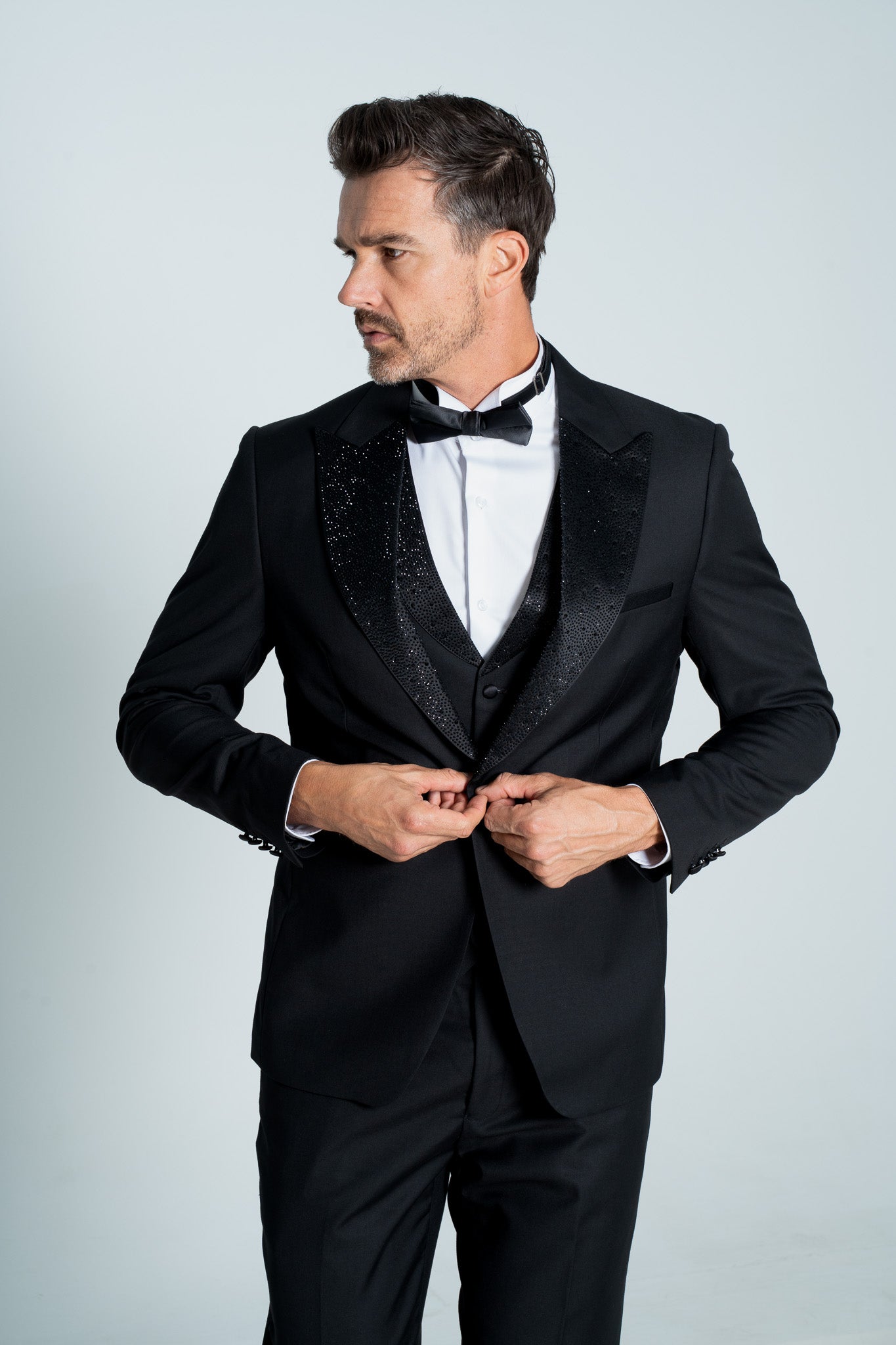 AS1O8362-Suit-3