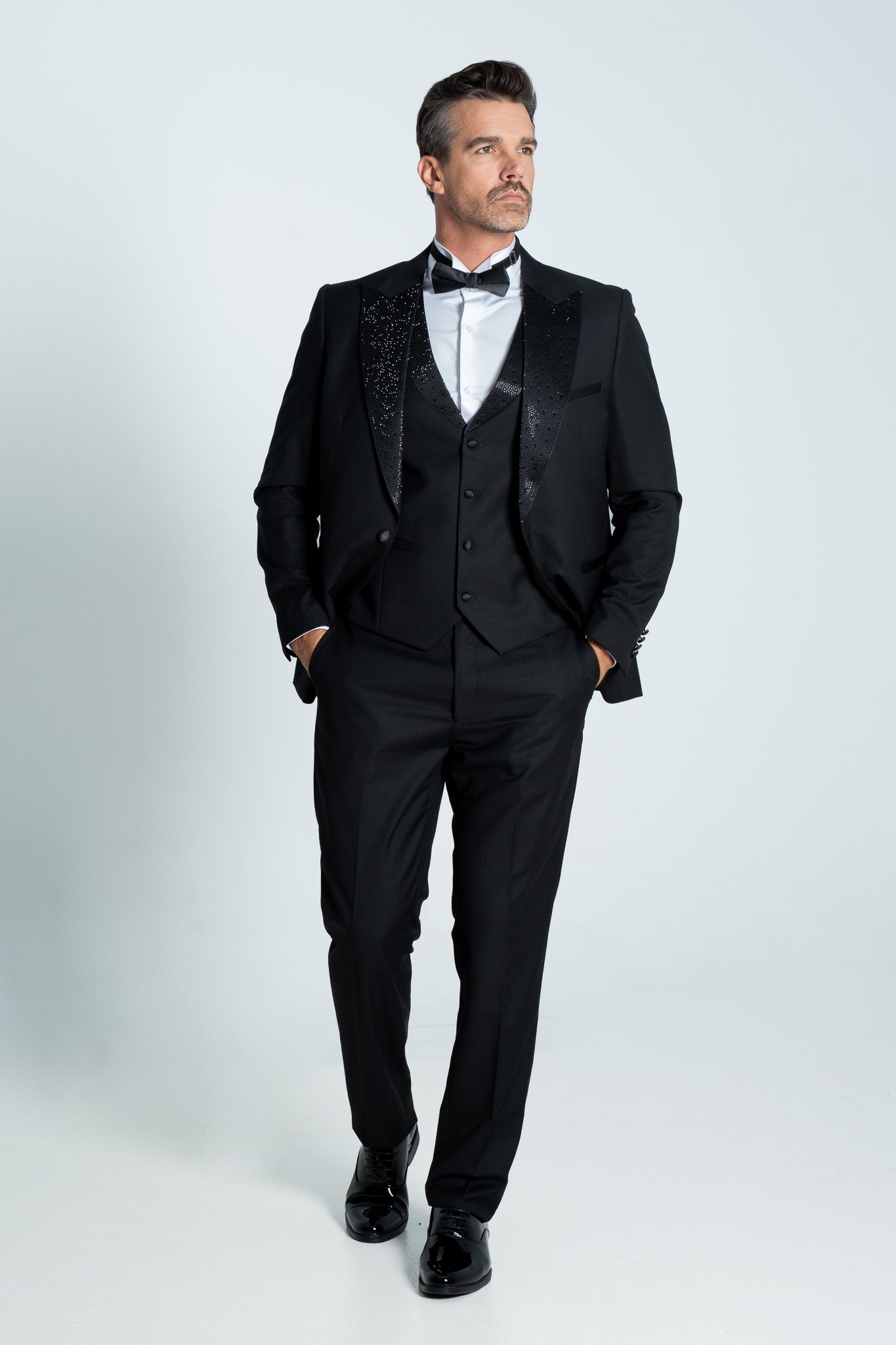 AS1O8362-Suit-4
